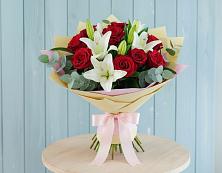 Букет цветов из:  Лилии и Розы в Мухтолово
