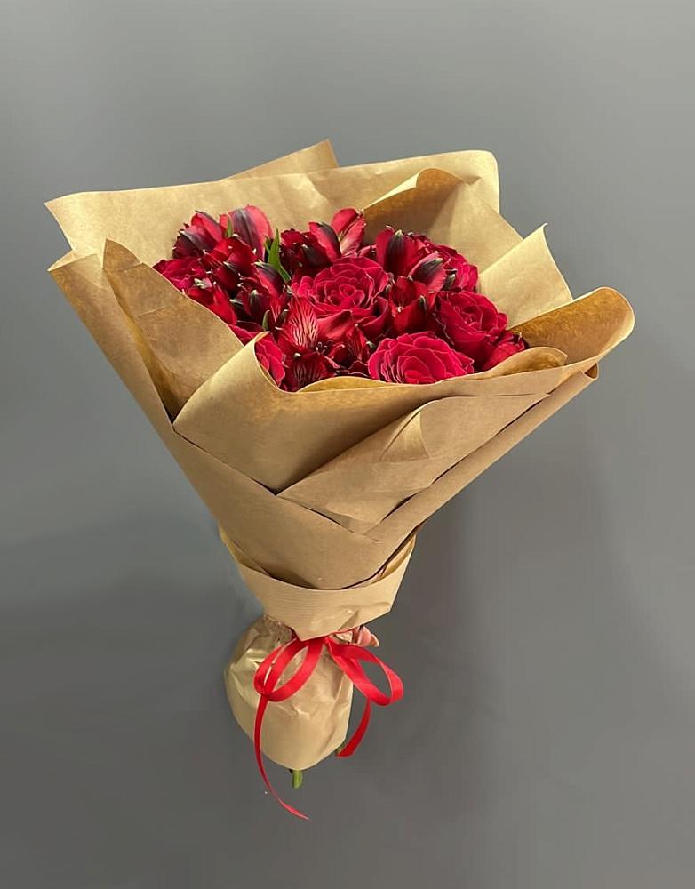 Букет цветов из: Альстромерии и Розы в Мухтолово