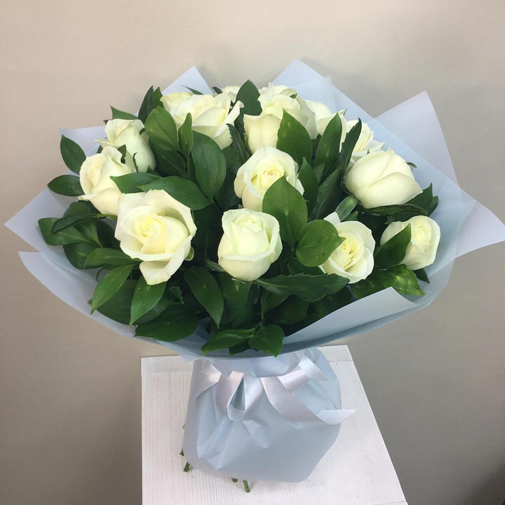 Букет 15 Белых роз Проуд в Мухтолово