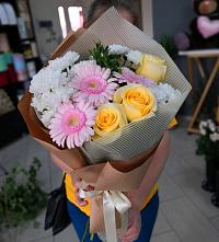 Букет цветов из:  Герберы, Розы и Хризантемы в Мухтолово