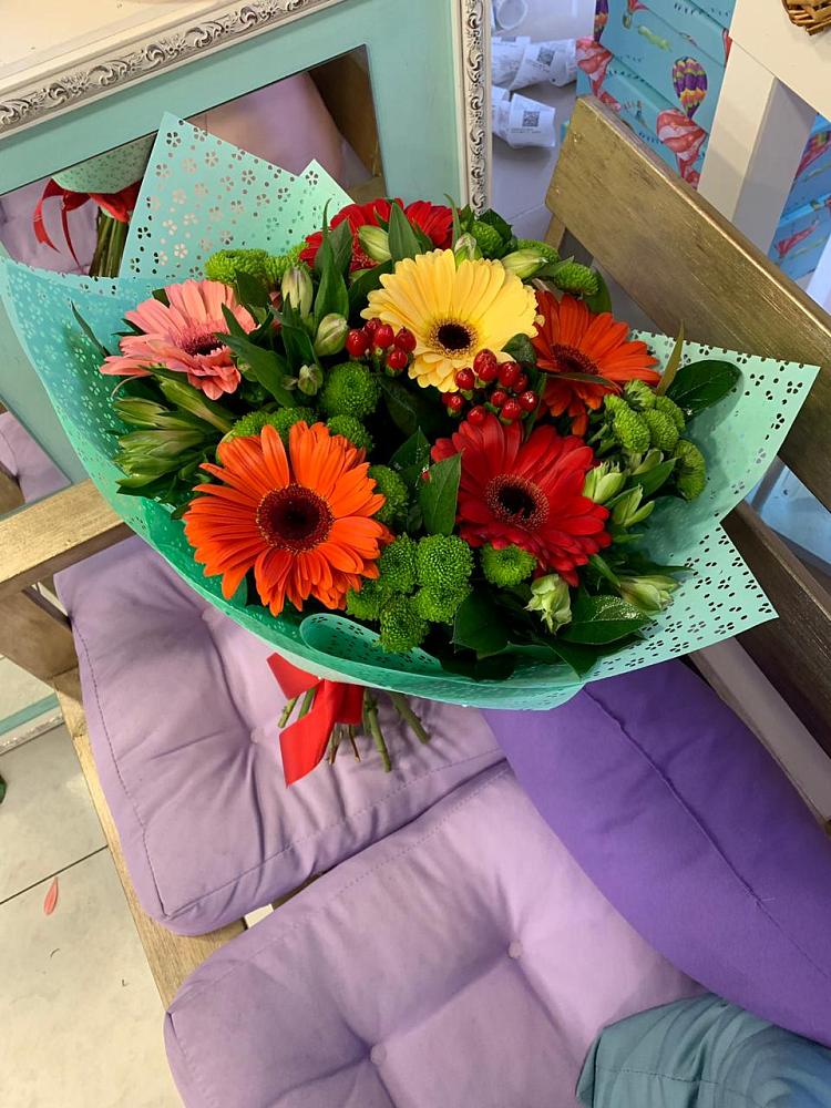 Букет цветов из: Герберы, Хризантемы и Альстромерии в Мухтолово