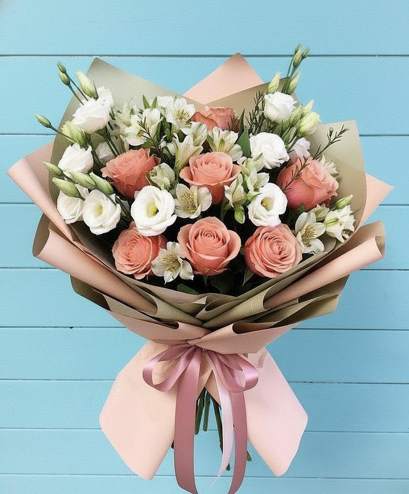 Букет цветов из: Розы, Альстромерии и Лизиантусы в Мухтолово