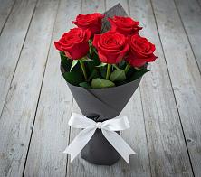 Букет 5 Красных роз Эдлесс Лав в Мухтолово