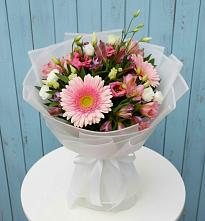 Букет цветов из:  Герберы, Альстромерии и Лизиантусы в Мухтолово