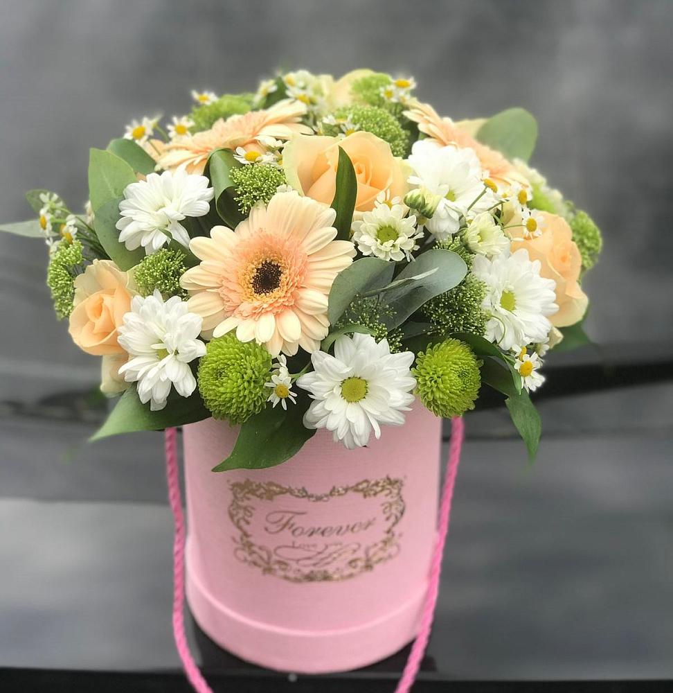 Цветочная композиция из Розы, Герберы и Хризантемы в шляпной коробке в Мухтолово