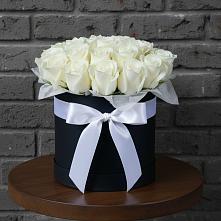 Цветочная композиция из Розы в шляпной коробке в Мухтолово